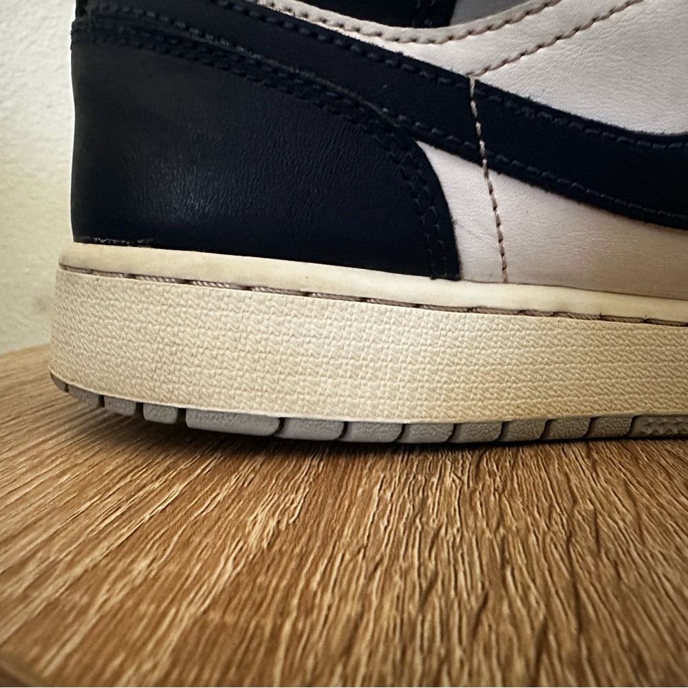 Jordan | Youth Size 7 Jordan 1 Mid Tops - Picture 16 of 16